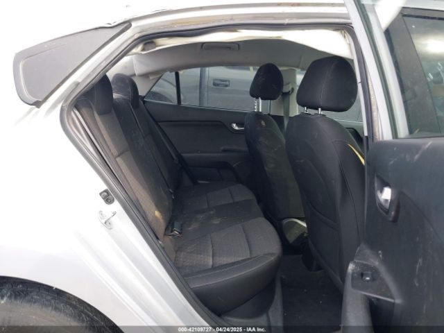 3KPA24AD8PE530662 KIA RIO LX