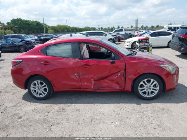 3MYDLBYV9JY318762 Toyota YARIS IA