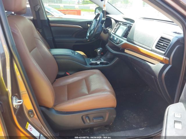 5TDDZRFH7KS956195 Toyota Highlander Limited