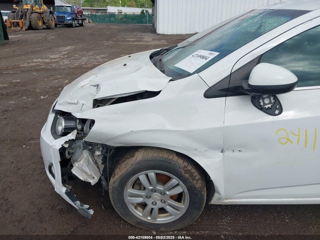 1G1JC5SHXE4230326 Chevrolet Sonic Lt Auto