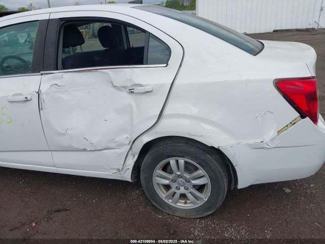 1G1JC5SHXE4230326 Chevrolet Sonic Lt Auto