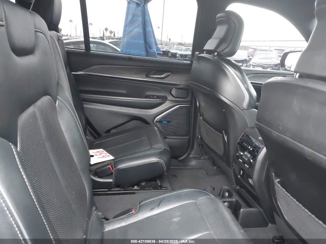 1C4RJKDG9N8532203 Jeep GRAND CHEROKEE L