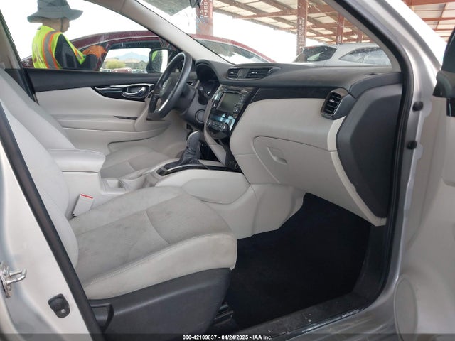 JN1BJ1CP9KW526974 Nissan Rogue Sport Sv