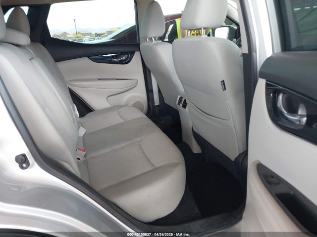 JN1BJ1CP9KW526974 Nissan Rogue Sport Sv