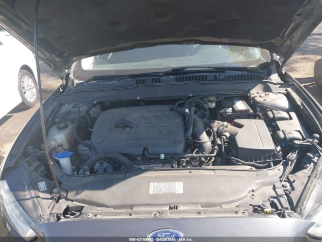 3FA6P0HD2FR261223 Ford FUSION SE