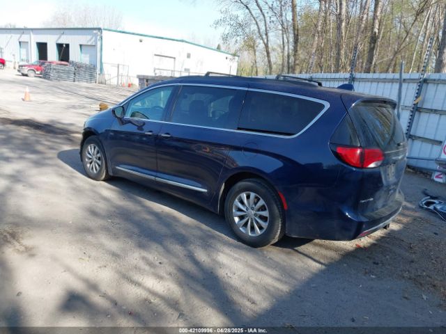 2017 CHRYSLER PACIFICA 2C4RC1BG8HR594451 Photo 2