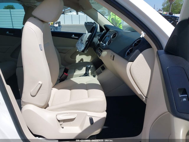 WVGAV3AX9EW512956 Volkswagen 2014