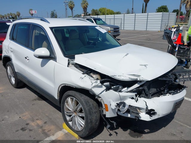 WVGAV3AX9EW512956 Volkswagen 2014