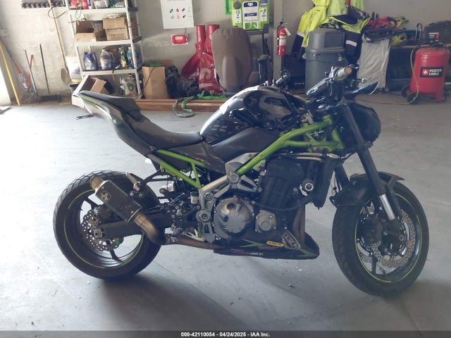 JKAZR2B17HDA17670 Kawasaki Z900