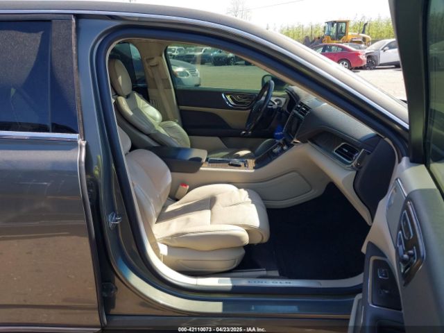 1LN6L9RP8H5603584 Lincoln Continental Reserve