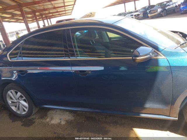 1VWBA7A3XJC042079 Volkswagen Passat 2.0t Se