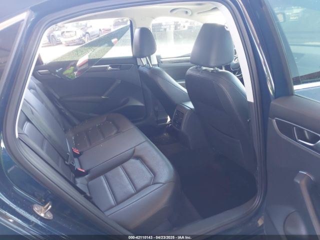 1VWBA7A3XJC042079 Volkswagen Passat 2.0t Se