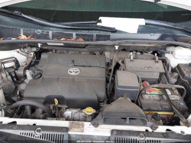 5TDYK3DC6ES444121 Toyota Sienna Xle V6 8 Passenger