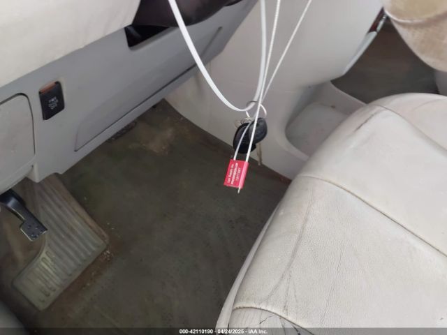 5TDYK3DC6ES444121 Toyota Sienna Xle V6 8 Passenger
