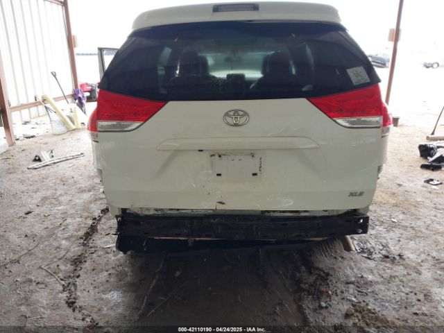 5TDYK3DC6ES444121 Toyota Sienna Xle V6 8 Passenger