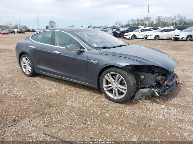 2015 TESLA MODEL S 5YJSA1H2XFF081584 Photo 0