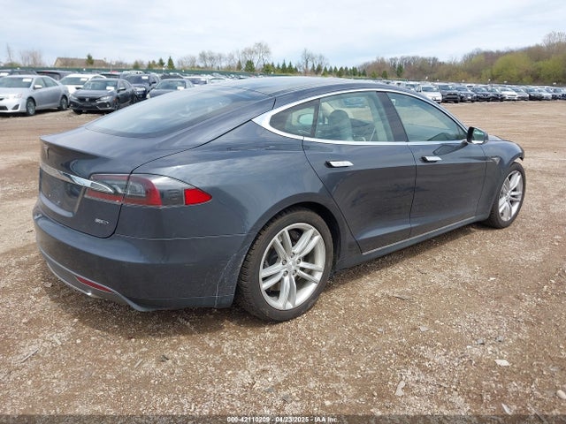 2015 TESLA MODEL S 5YJSA1H2XFF081584 Photo 3