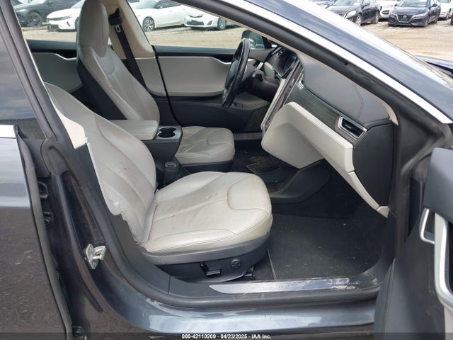 2015 TESLA MODEL S 5YJSA1H2XFF081584 Photo 4