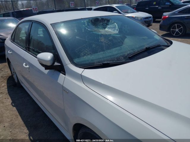 1VWAT7A31FC033803 Volkswagen Passat 1.8t Wolfsburg Edition