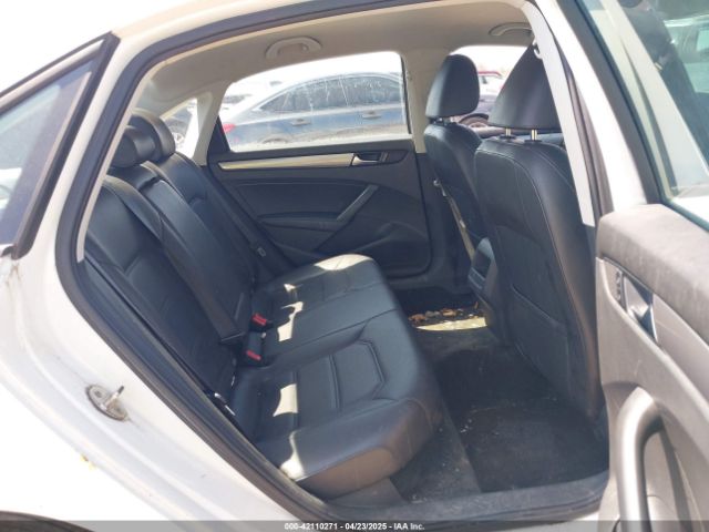 1VWAT7A31FC033803 Volkswagen Passat 1.8t Wolfsburg Edition