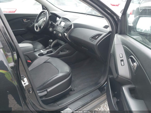 KM8JU3AG7FU109817 Hyundai TUCSON SE