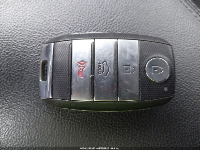 5XXGT4L35KG318216 KIA Optima S