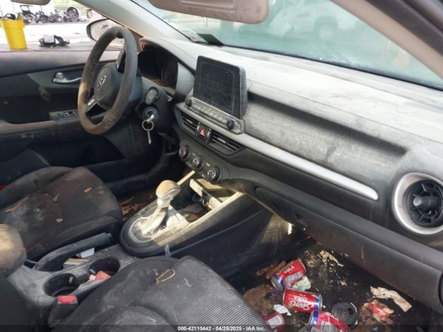 3KPF24AD8ME263248 KIA Forte Lxs
