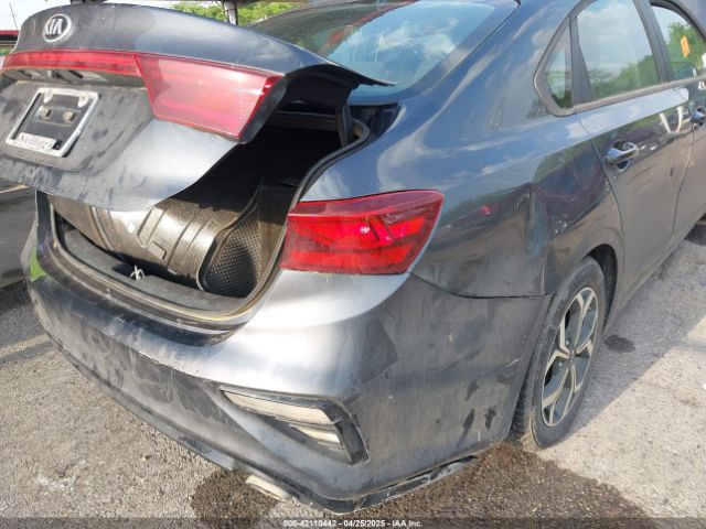 3KPF24AD8ME263248 KIA Forte Lxs