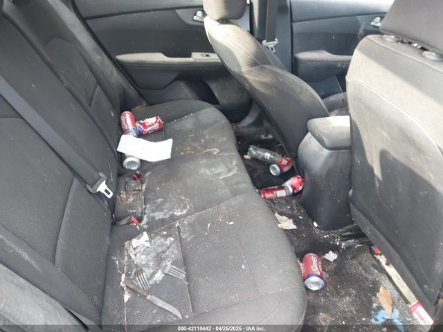 3KPF24AD8ME263248 KIA Forte Lxs