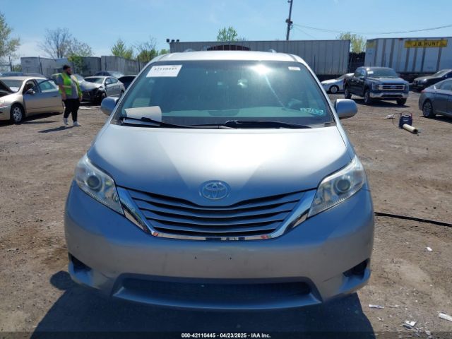 5TDKK3DC5FS642583 Toyota Sienna Le 8 Passenger