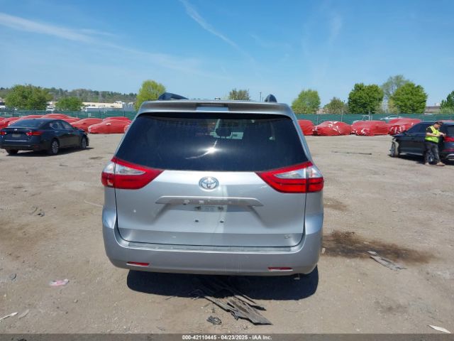 5TDKK3DC5FS642583 Toyota Sienna Le 8 Passenger