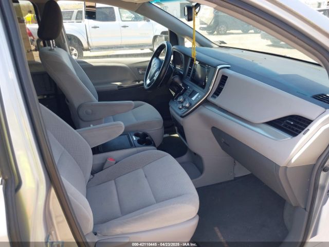 5TDKK3DC5FS642583 Toyota Sienna Le 8 Passenger
