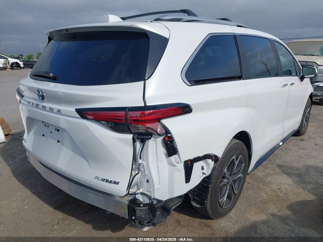 Toyota Sienna Platinum 2025 5TDESKFC0SS168394 Image 4
