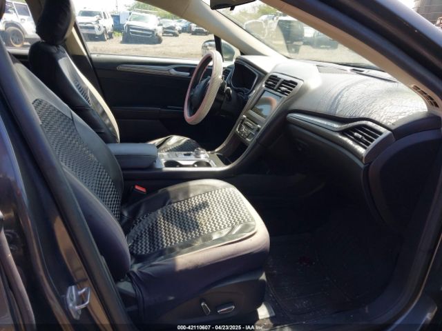 3FA6P0HD2HR122356 Ford FUSION SE