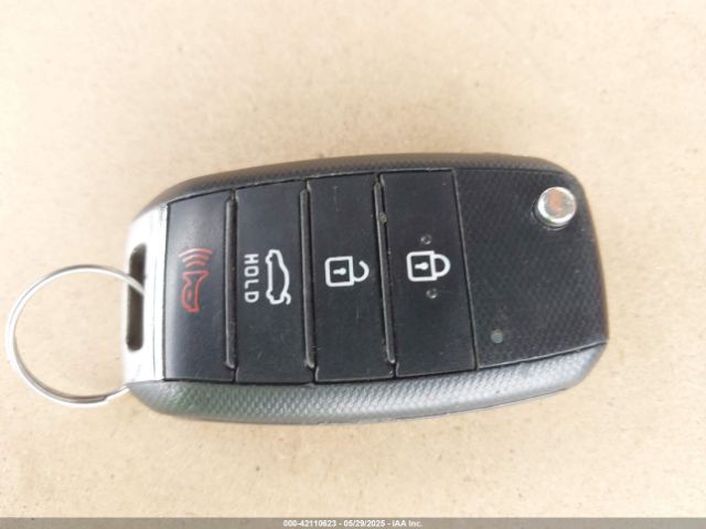 5XXGT4L35LG386713 KIA Optima Lx