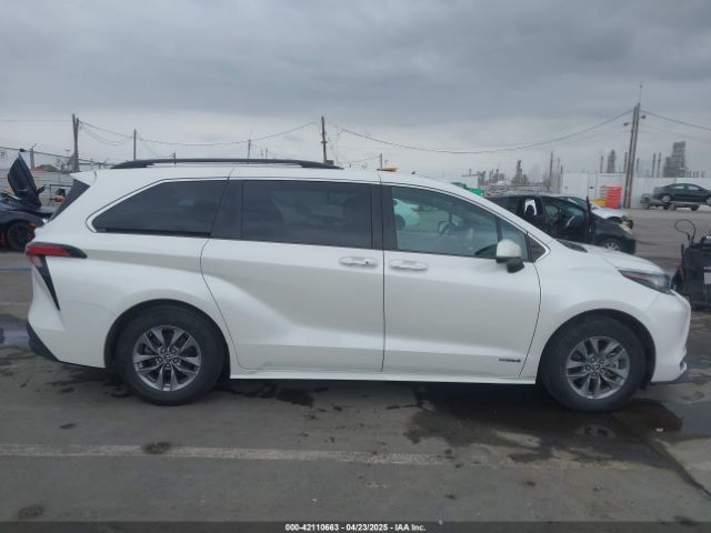 5TDJRKEC8MS010030 Toyota SIENNA XLE