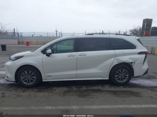 5TDJRKEC8MS010030 Toyota SIENNA XLE