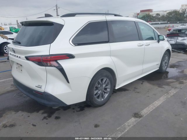 5TDJRKEC8MS010030 Toyota SIENNA XLE
