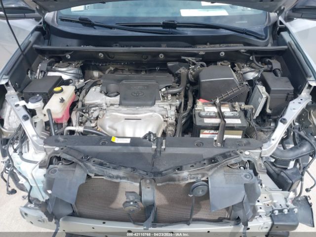 2T3NFREV9JW424156 Toyota RAV4 SE