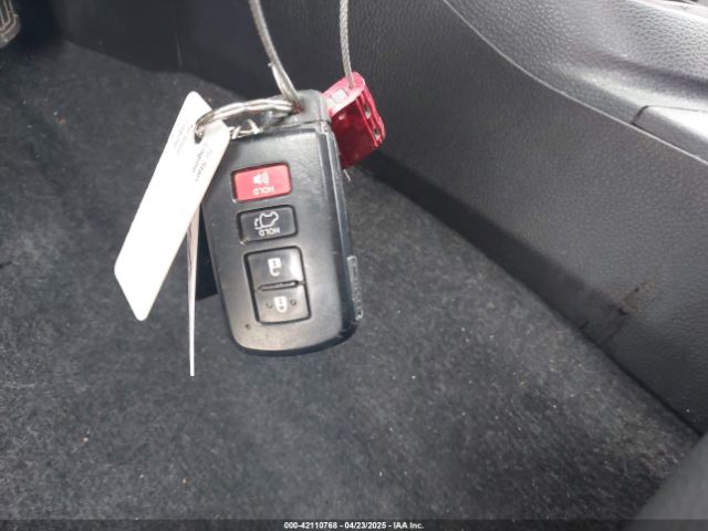 2T3NFREV9JW424156 Toyota RAV4 SE