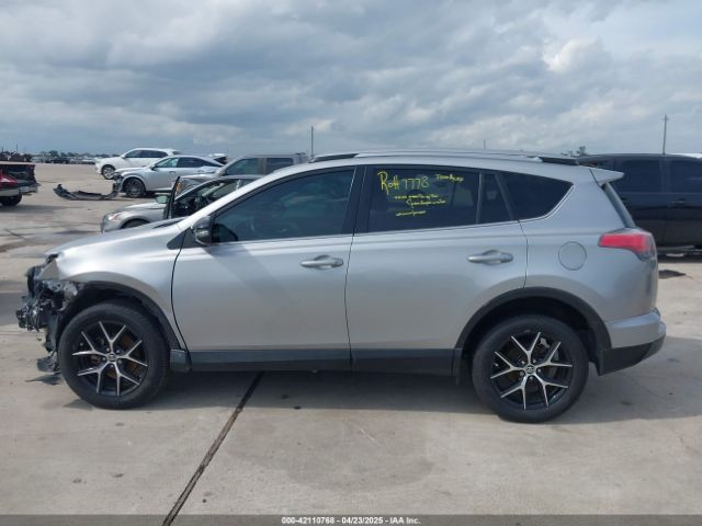 2T3NFREV9JW424156 Toyota RAV4 SE