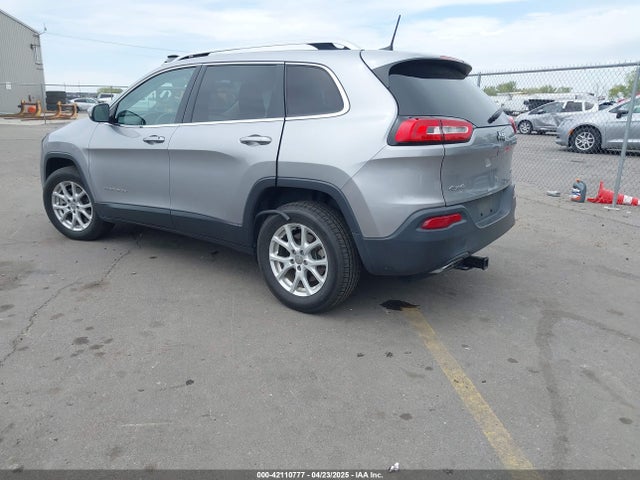 1C4PJMCS3HW647520 Jeep Cherokee Latitude 4x4