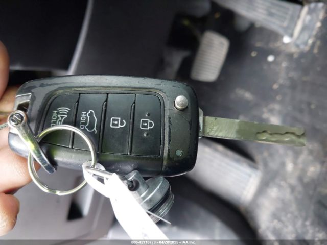 5NMS23AD2KH014037 Hyundai Santa Fe Se