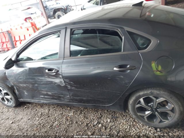 3KPF24AD6ME323317 KIA Forte Lxs