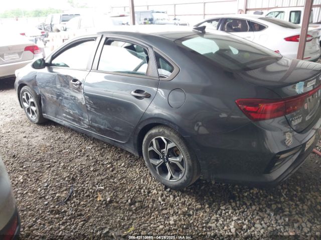 3KPF24AD6ME323317 KIA Forte Lxs
