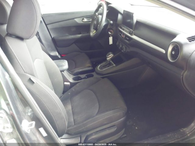 3KPF24AD6ME323317 KIA Forte Lxs