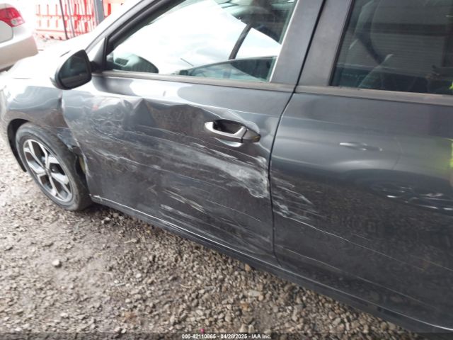 3KPF24AD6ME323317 KIA Forte Lxs