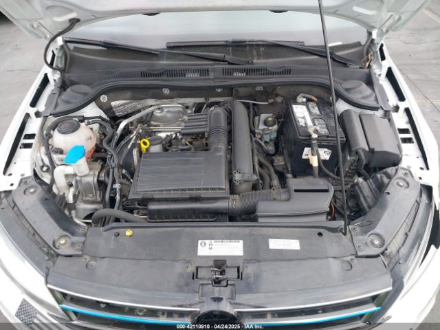 3VWDB7AJ6JM227877 Volkswagen Jetta 1.4t Se/1.4t Wolfsburg Edition