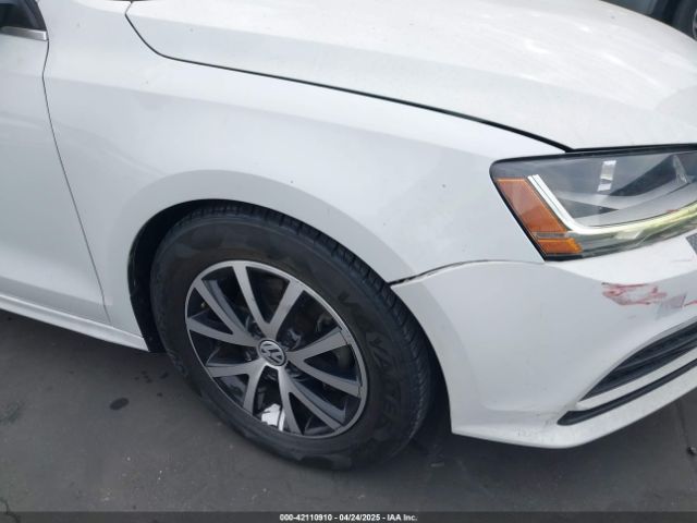 3VWDB7AJ6JM227877 Volkswagen Jetta 1.4t Se/1.4t Wolfsburg Edition