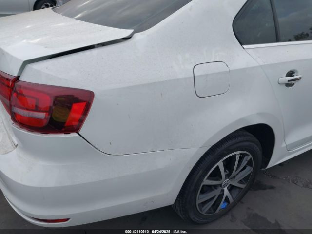 3VWDB7AJ6JM227877 Volkswagen Jetta 1.4t Se/1.4t Wolfsburg Edition